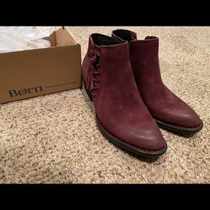 UNWORN BORN BOOTS!!! 🥰